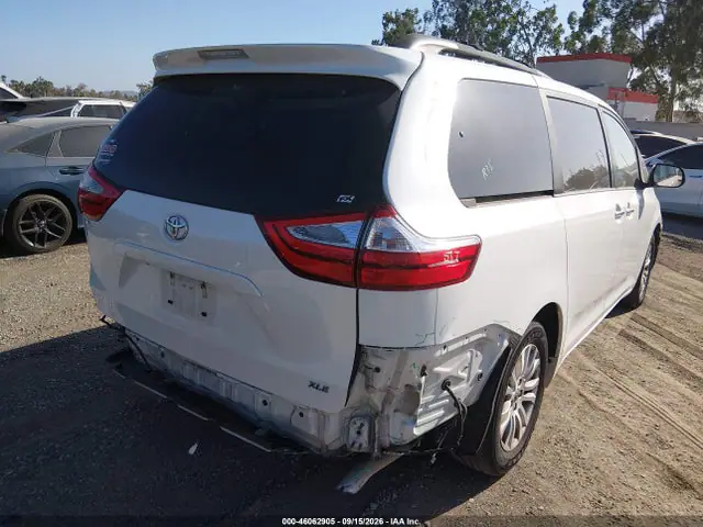 5TDYZ3DC9HS812713 — 2017 Toyota Sienna XLE 8 Passenger, фото 4 с аукциона IAAI 30.09.2026, Задняя часть