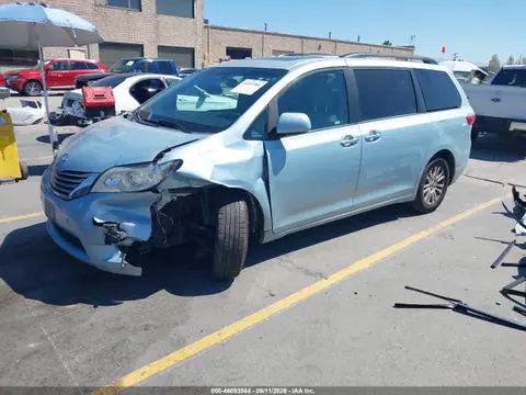 2017 Toyota Sienna Xle 8 Passenger VIN 5TDYZ3DC2HS791672 фото 2