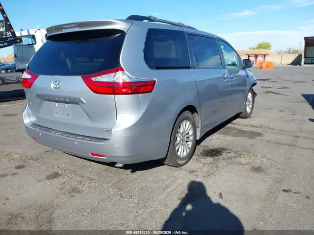 5TDYK3DC2FS677558 — 2015 Toyota Sienna XLE Premium 8 Passenger, фото 4 с аукциона IAAI 14.10.2026, Передняя часть