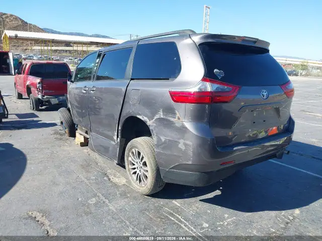 5TDYZ3DC9LS038584 — 2020 Toyota Sienna XLE, фото 3 с аукциона IAAI 14.10.2026, Передняя часть слева