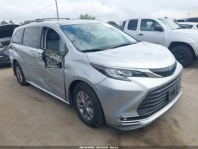 5TDYRKEC1MS045684 — 2021 Toyota Sienna XLE, Правый бок (Right Side), фото до ремонта