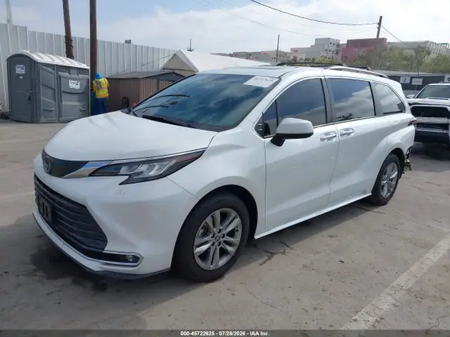 5TDJRKEC4NS113804 — 2022 Toyota Sienna XLE, фото 2 с аукциона IAAI 14.10.2026, Задняя часть