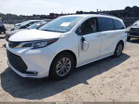 2022 Toyota SIENNA XLE VIN 5TDJRKEC7NS092060 фото 2