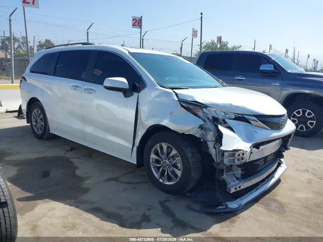 2023 Toyota SIENNA XLE VIN 5TDYRKECXPS144136 фото 1