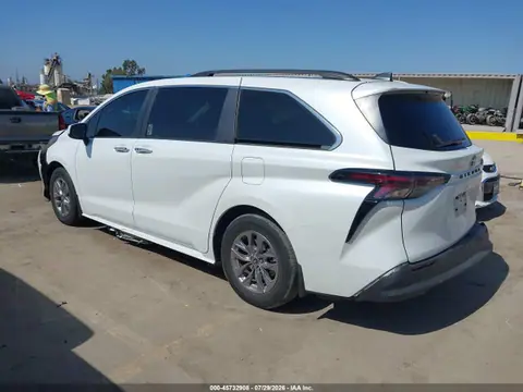 2023 Toyota SIENNA XLE VIN 5TDYRKECXPS144136 фото 3