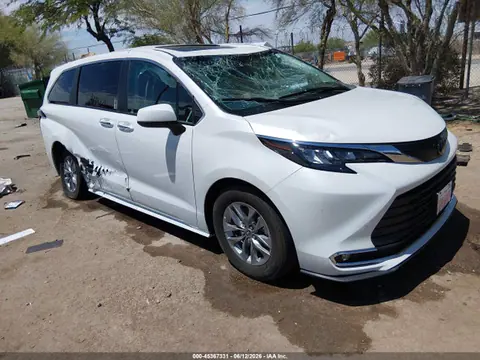 5TDYSKFC4RS134756 — 2024 Toyota Sienna XLE, Передняя часть (Front & Rear), фото до ремонта