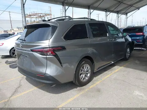 2026 Toyota SIENNA XLE VIN 5TDYRKECXTS333380 фото 4