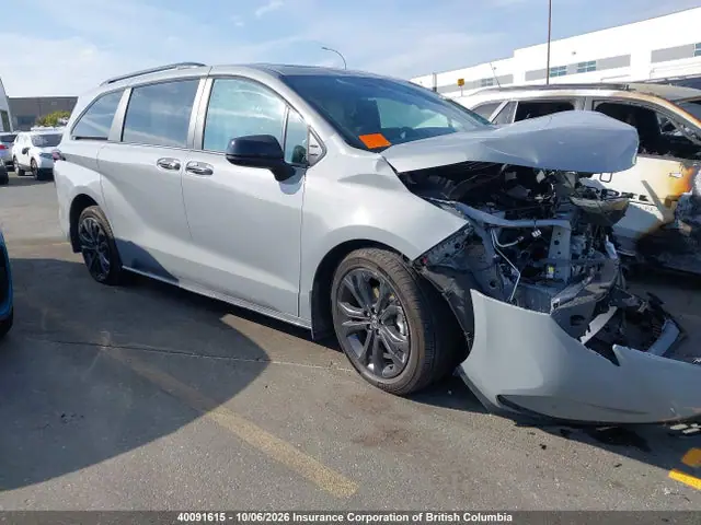 5TDGRKEC9TS297614 Toyota Sienna XSE FWD 7-Pass 2026 — повреждение Передняя часть, фото до ремонта