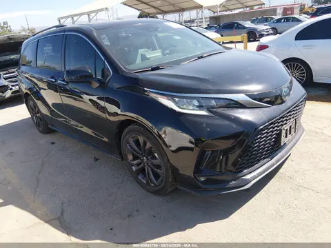 5TDDRKEC3NS097804 — 2022 Toyota Sienna XSE, Задняя часть (Rear), фото до ремонта
