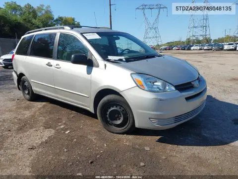 5TDZA23C74S048135 — 2004 Toyota Sienna, Сзади, фото до ремонта