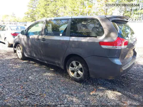5TDZK3DC3BS095564 — 2011 Toyota Sienna, фото 3 с аукциона IAAI 21.10.2026, Передняя часть