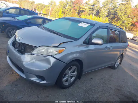 2014 Toyota Sienna Le V6 8 Passenger VIN 5TDKK3DC5ES524774 фото 3