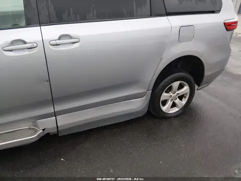 5TDKK3DC5FS551006 — 2015 Toyota Sienna, Естественный износ, фото до ремонта