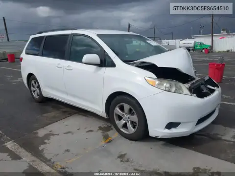 5TDKK3DC5FS654510 — 2015 Toyota Sienna, Передняя часть, фото до ремонта