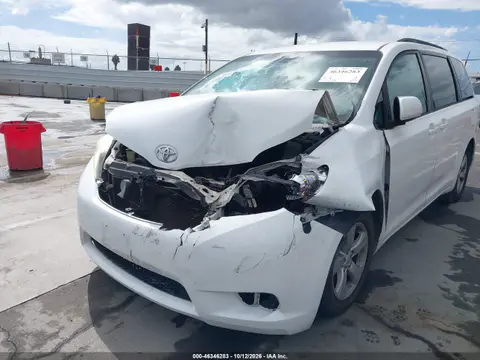 2015 Toyota Sienna Le 8 Passenger VIN 5TDKK3DC5FS654510 фото 6