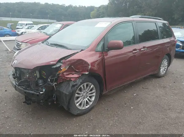 5TDYK3DC9GS715059 — 2016 Toyota Sienna, фото 2 с аукциона IAAI 14.10.2026, Передняя часть