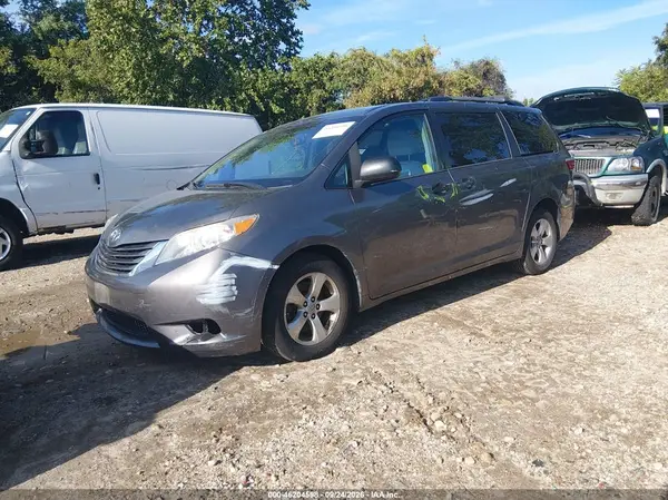 5TDKK3DC3GS744529 — 2016 Toyota Sienna, фото 2 с аукциона IAAI, Естественный износ