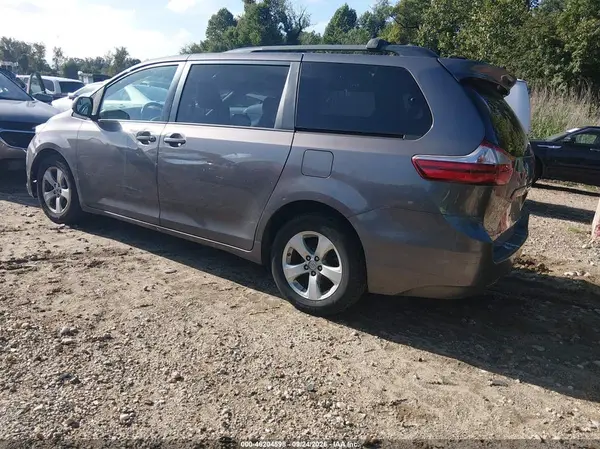 5TDKK3DC3GS744529 — 2016 Toyota Sienna, фото 3 с аукциона IAAI, Естественный износ
