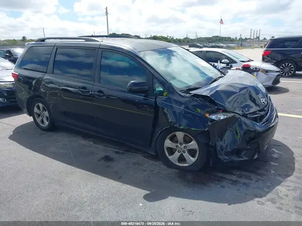 5TDKK3DC6GS718636 — 2016 Toyota Sienna, Передняя часть (Front End), фото до ремонта