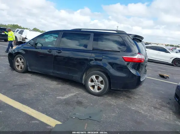 5TDKK3DC6GS718636 — 2016 Toyota Sienna, фото 3 с аукциона IAAI, Передняя часть