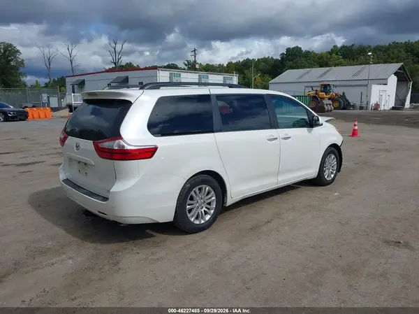 5TDYK3DC0GS712812 — 2016 Toyota Sienna, фото 4 с аукциона IAAI, Передняя часть