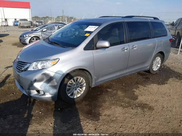 5TDYK3DC7GS740994 — 2016 Toyota Sienna, фото 2 с аукциона IAAI, Передняя и задняя части