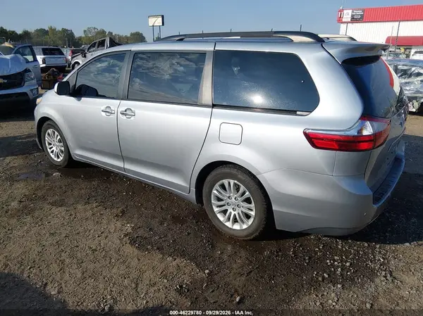 5TDYK3DC7GS740994 — 2016 Toyota Sienna, фото 3 с аукциона IAAI, Передняя и задняя части