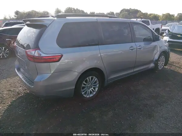 5TDYK3DC7GS740994 — 2016 Toyota Sienna, фото 4 с аукциона IAAI, Передняя и задняя части
