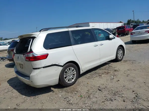 5TDYZ3DC2HS900129 — 2017 Toyota Sienna, фото 4 с аукциона IAAI 14.10.2026, Задняя часть