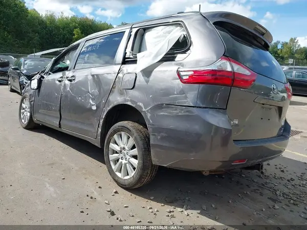 5TDJZ3DC3HS154775 — 2017 Toyota Sienna, фото 3 с аукциона IAAI 01.10.2026, Передняя часть