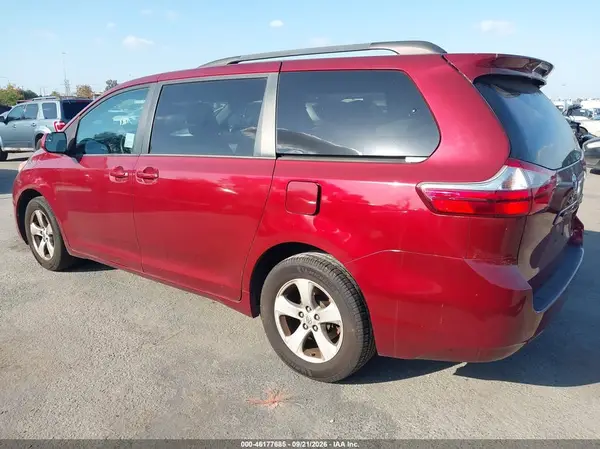5TDKZ3DC7HS830133 — 2017 Toyota Sienna, фото 3 с аукциона IAAI 01.10.2026, Естественный износ