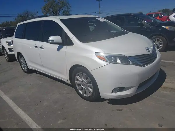 5TDYZ3DC7HS795264 — 2017 Toyota Sienna, Передняя часть справа (Right Front), фото до ремонта