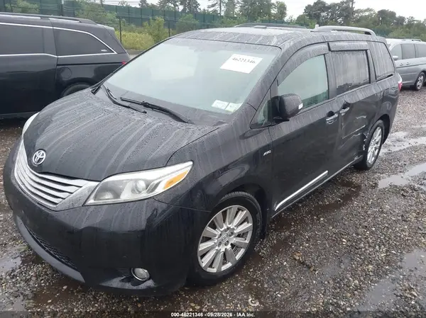 5TDDZ3DC8HS177286 — 2017 Toyota Sienna, фото 2 с аукциона IAAI 06.10.2026, Левый бок