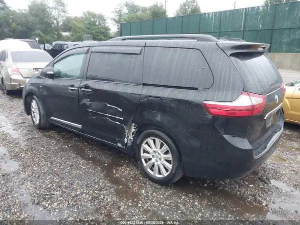 5TDDZ3DC8HS177286 — 2017 Toyota Sienna, фото 3 с аукциона IAAI 06.10.2026, Левый бок