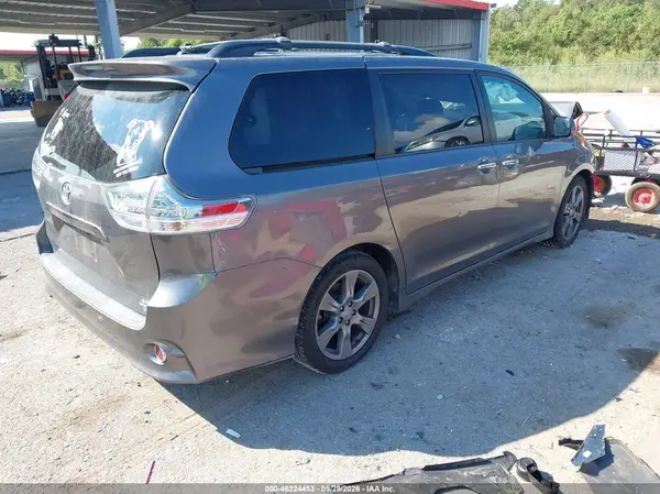 5TDXZ3DC8HS898494 — 2017 Toyota Sienna, фото 4 с аукциона IAAI, Передняя часть