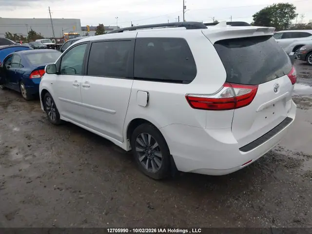 5TDJZ3DC2JS204085 — 2018 Toyota Sienna, фото 3 с аукциона IAAI 14.10.2026, Подтопление