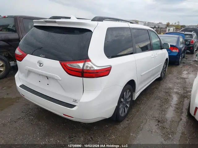 5TDJZ3DC2JS204085 — 2018 Toyota Sienna, фото 4 с аукциона IAAI 14.10.2026, Подтопление