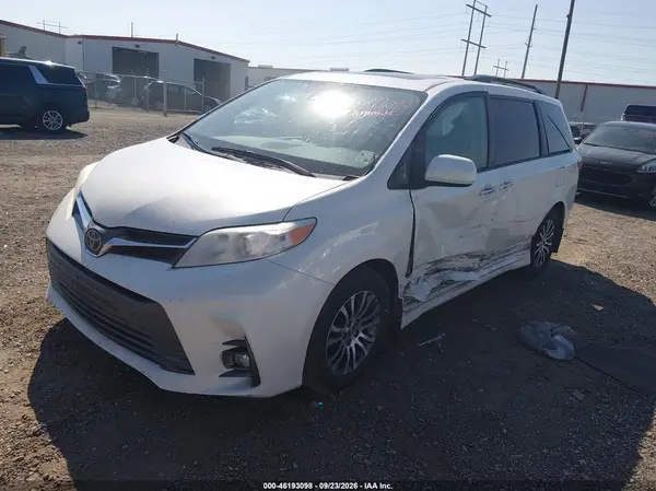 5TDYZ3DC7JS926425 — 2018 Toyota Sienna, фото 2 с аукциона IAAI, Левый бок