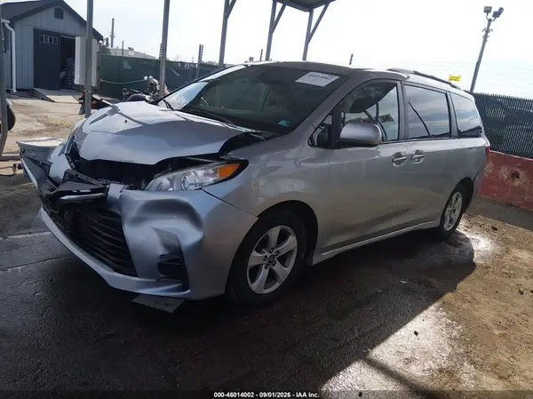 5TDKZ3DC0LS035787 — 2020 Toyota Sienna, фото 2 с аукциона IAAI, Передняя часть