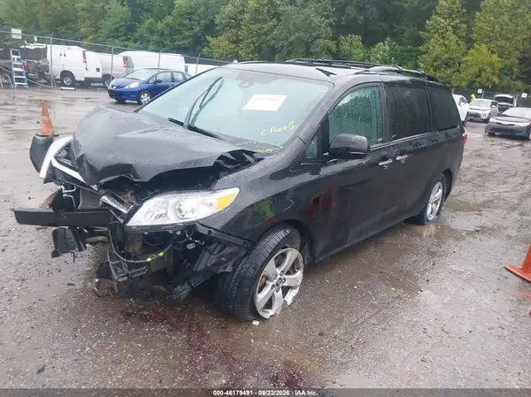 5TDKZ3DC2LS048105 — 2020 Toyota Sienna, фото 2 с аукциона IAAI 13.10.2026, Передняя часть