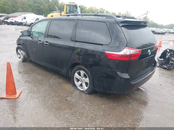5TDKZ3DC2LS048105 — 2020 Toyota Sienna, фото 3 с аукциона IAAI 13.10.2026, Передняя часть
