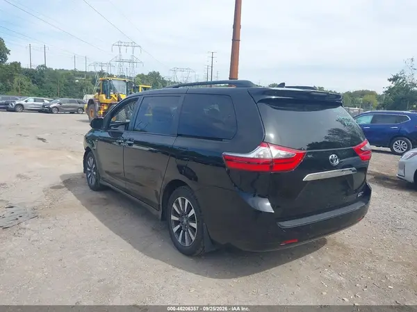 5TDDZ3DC6LS241298 — 2020 Toyota Sienna, фото 3 с аукциона IAAI, Передняя часть