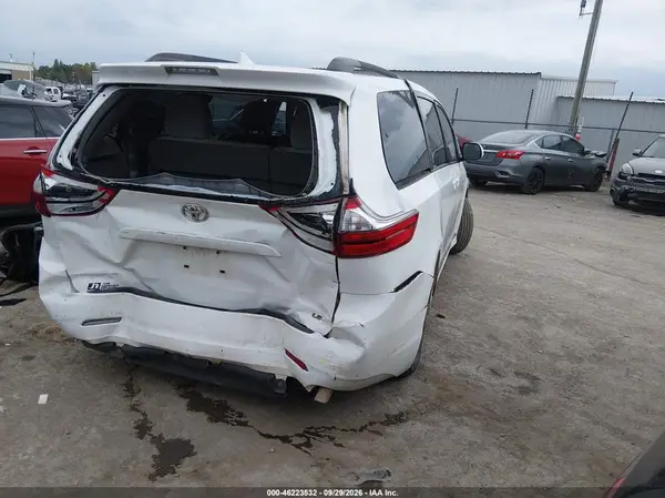 5TDKZ3DC8LS057407 — 2020 Toyota Sienna, фото 4 с аукциона IAAI, Задняя часть