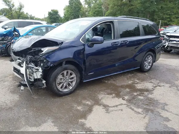 5TDBSKFCXMS020663 — 2021 Toyota Sienna, фото 2 с аукциона IAAI 14.10.2026, Передняя часть