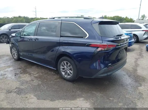5TDBSKFCXMS020663 — 2021 Toyota Sienna, фото 3 с аукциона IAAI 14.10.2026, Передняя часть