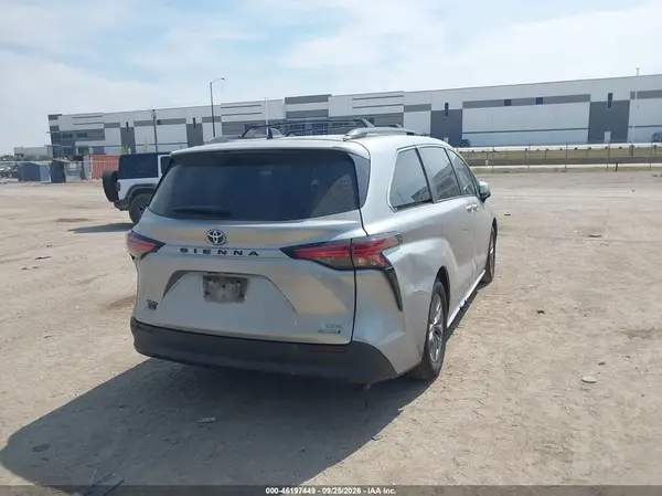 5TDYRKEC9MS074513 — 2021 Toyota Sienna, фото 4 с аукциона IAAI, Передняя часть слева
