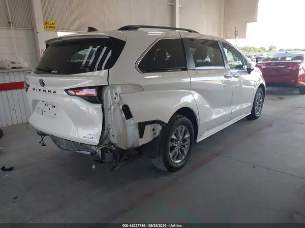 5TDYRKEC4MS018348 — 2021 Toyota Sienna, фото 4 с аукциона IAAI, Задняя часть