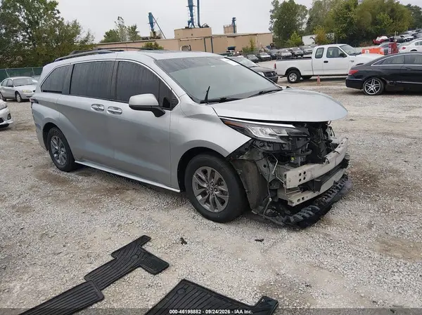 5TDJRKECXNS134317 — 2022 Toyota Sienna, Передняя часть (Front End), фото до ремонта