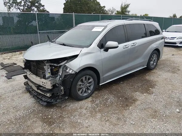 5TDJRKECXNS134317 — 2022 Toyota Sienna, фото 2 с аукциона IAAI, Передняя часть