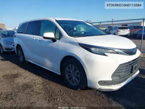 2022 Toyota Sienna Le VIN 5TDKRKEC6NS110584 фото 2
